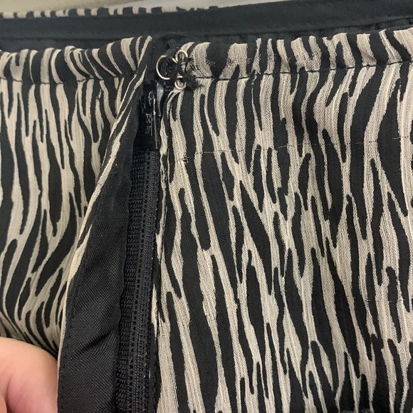 Layered Ruffle Mini Skirt Animal Print Leopard & Zebra Side Zip missing top hook - Picture 4 of 9